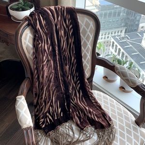 Velvet scarf